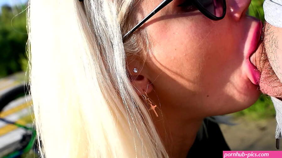I got so excited during a bike ride that I sucked dick in the middle of an intersection and got cum in my mouth