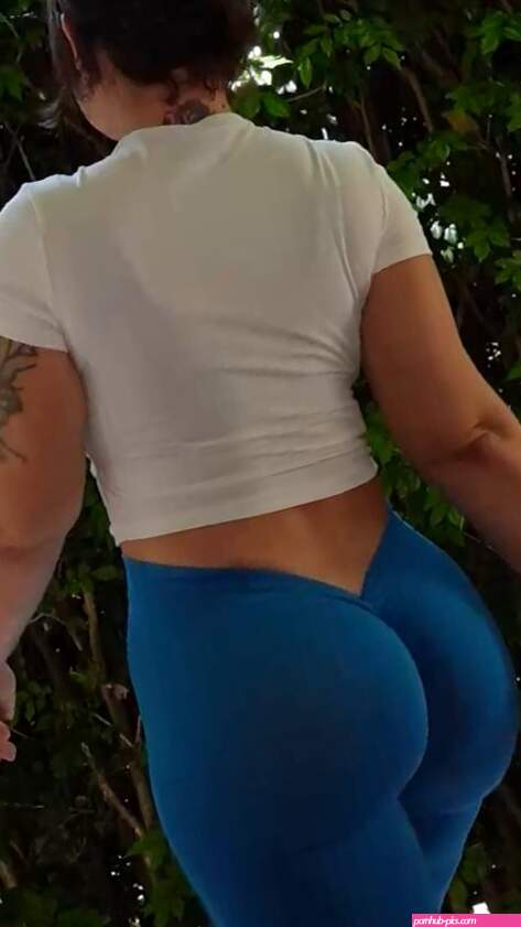 Mandy Lee tanlinepeach Posts X