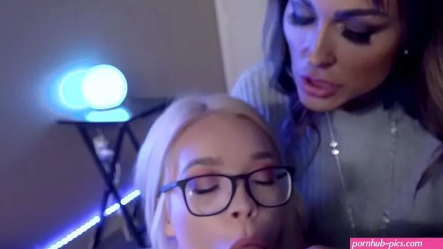 Australian stepmom and teen stepdaughter double blowjob