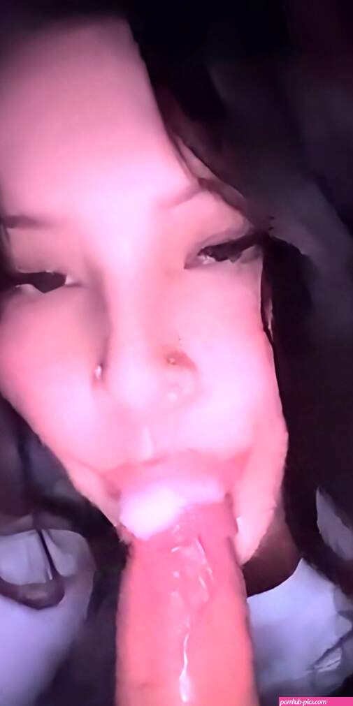 18 years old and loves giving blowjobs 3