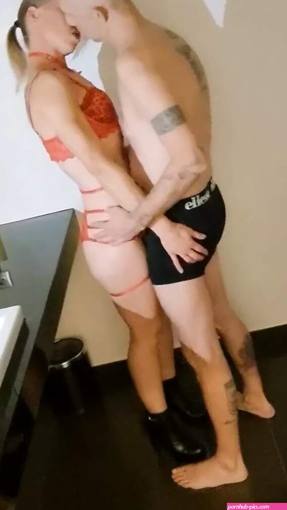 Mollige Rijpe Vrouw Met Grote Tieten Zuigt En Wordt Geneukt Porn Videos: Full HD 1080p XXX 2026