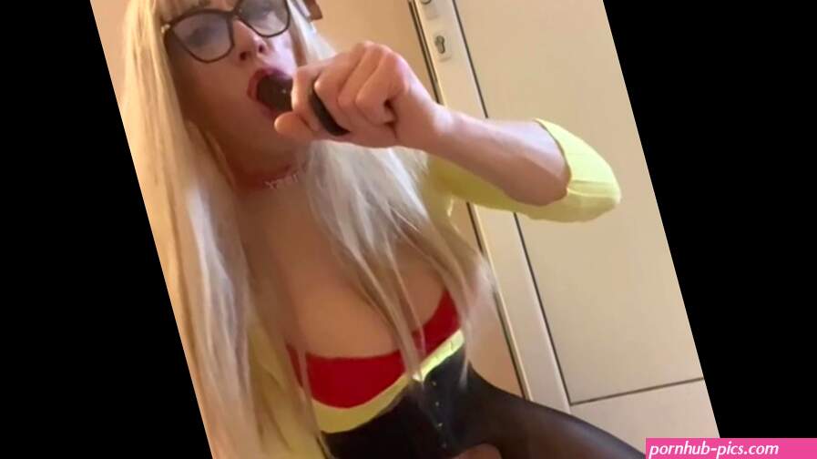 Amateur Sissy Crossdresser Blowjob Training