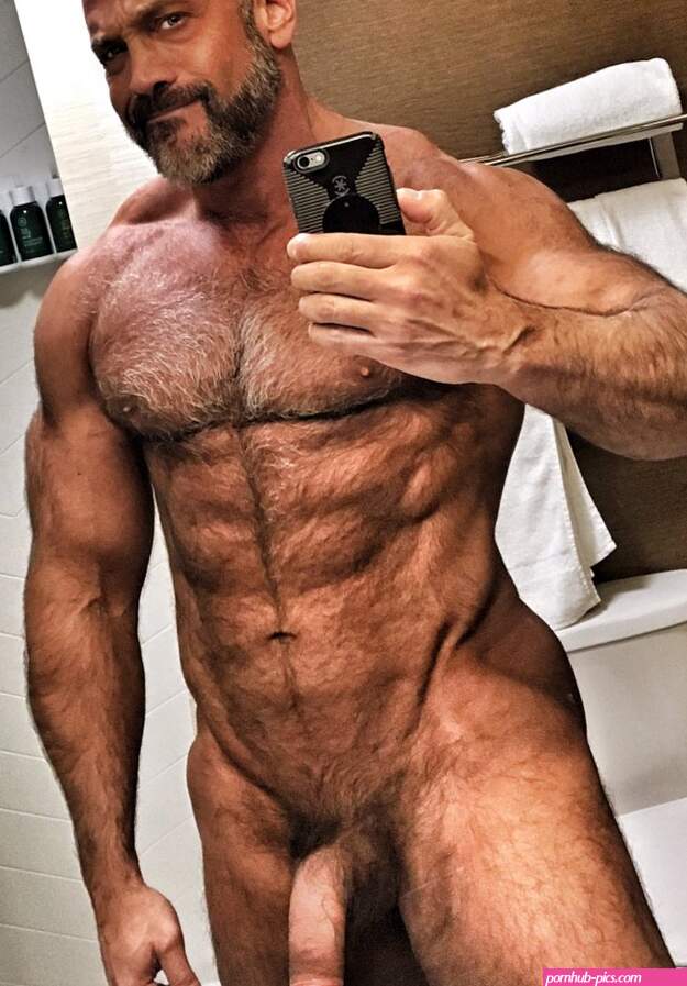 What is it about anonymous hotel bathrooms in random cities that compel guys to take naked thirst selfies?