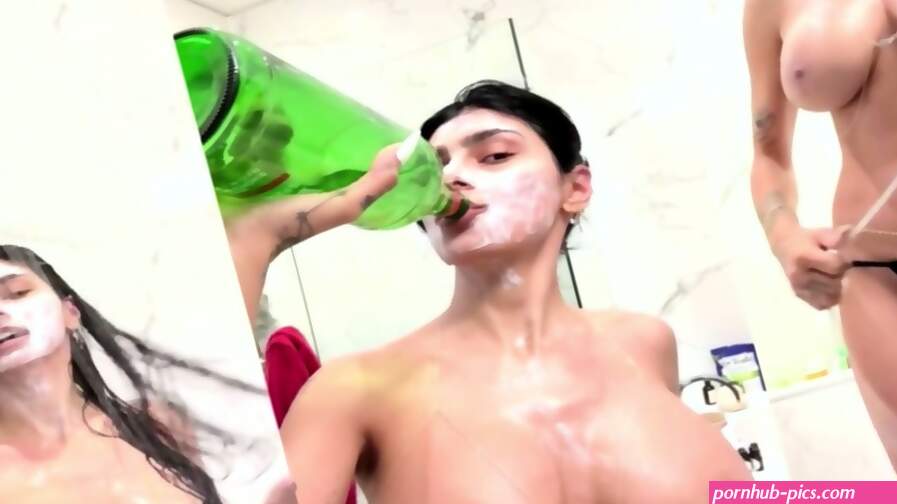 Mia Khalifa Shower Big Boobs Solo Onlyfans