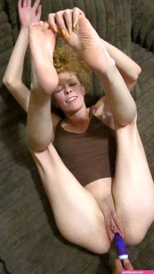 Uncut POV Amateur MILF Breedwhore Begs for Creampie by Richelle Rose: Gonzo Missionary American Doggy Style Mature Porn