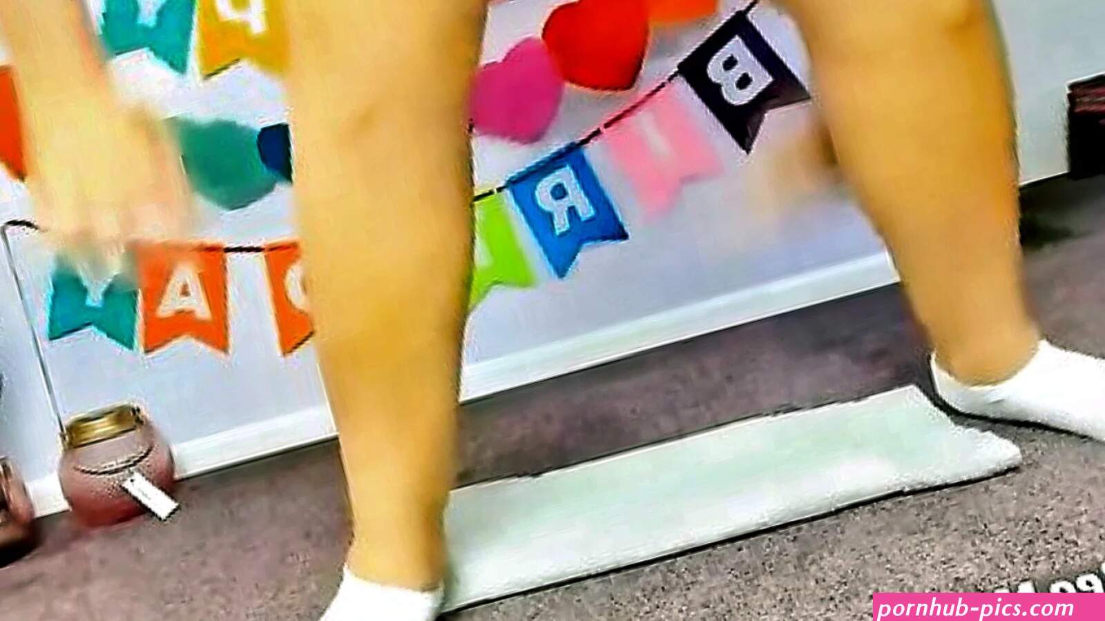 New Teen Squatting Socks Gushy Squirt Movie
