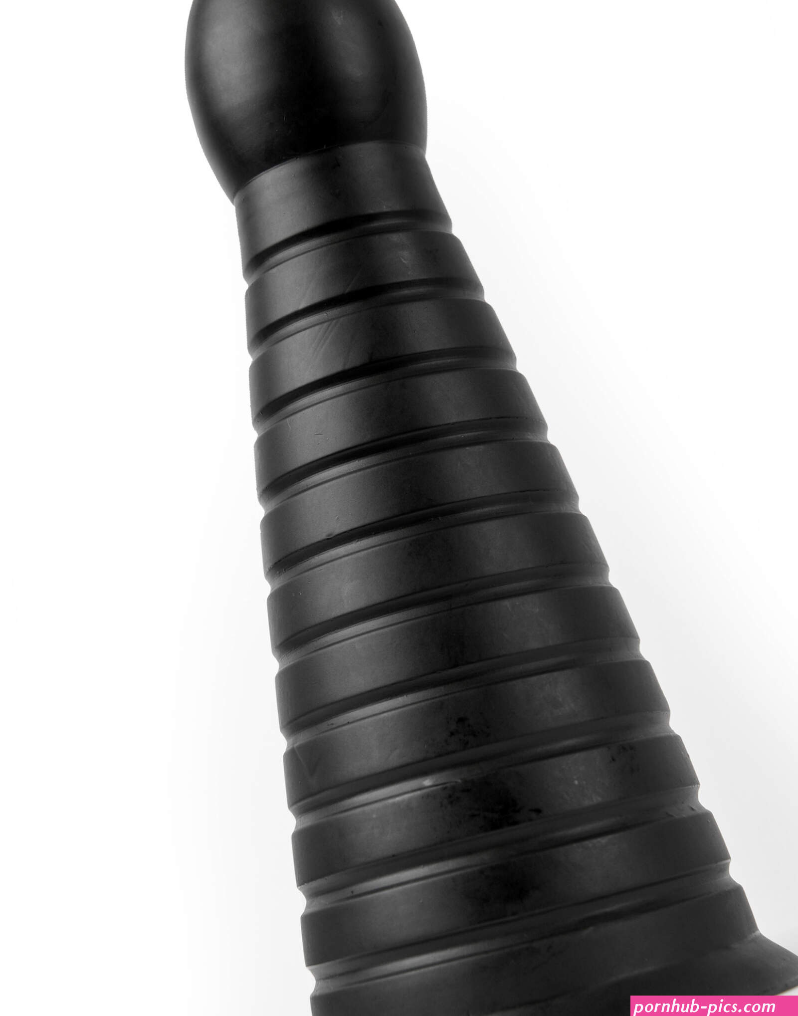 The Intimidator stor butt plug
