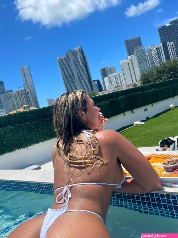 Retweet if you like booty