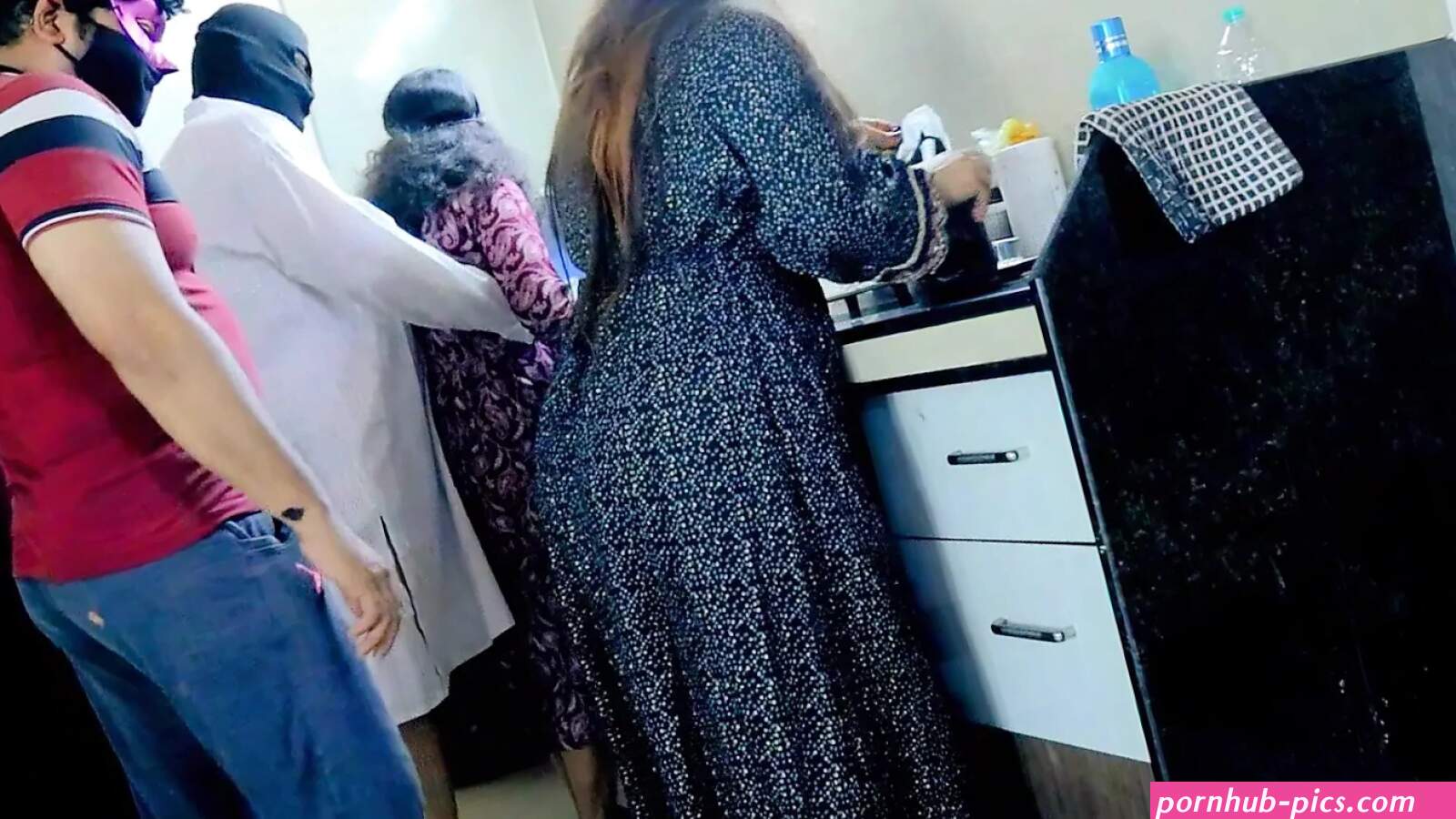 Hot Foursome Sex in the Kitchen feat. Nadiya