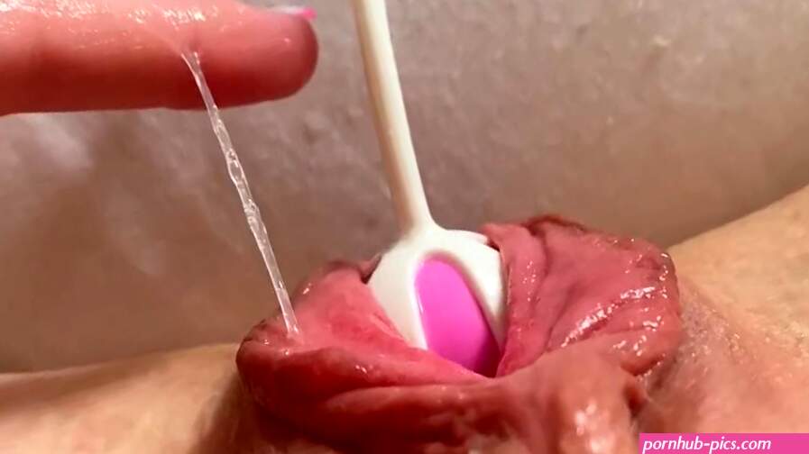 Slimy juice cant stop flowing out of my pussy I want to cum so much! Dripping wet pussy close up