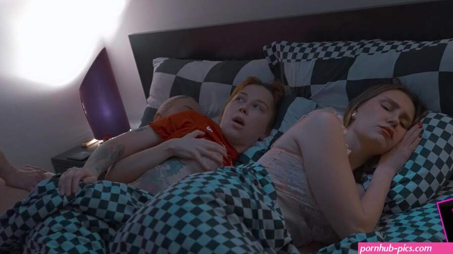 S3E6: Step mom Shares bed with new Wife and Step daughter while Step son fuck them till cum inside
