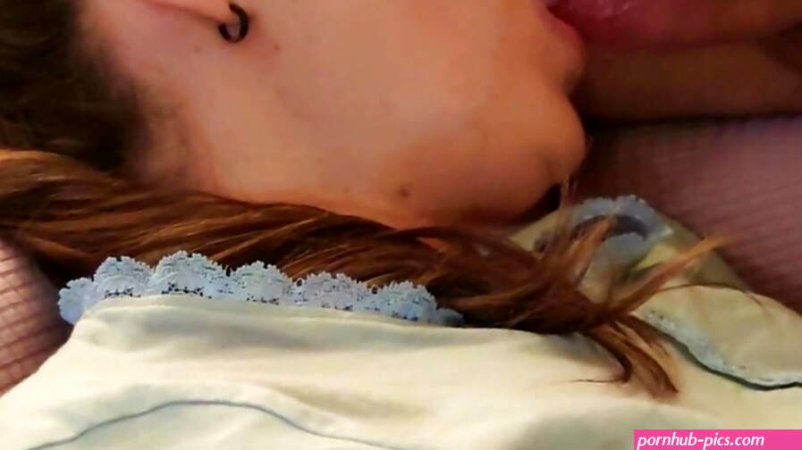 My sister-in-law lost a bet and had to give me a blowjob feat. Demona y Maxim