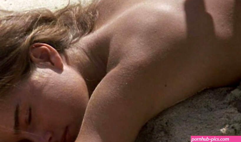 Naked Brooke Shields in The Blue Lagoon ANCENSORED