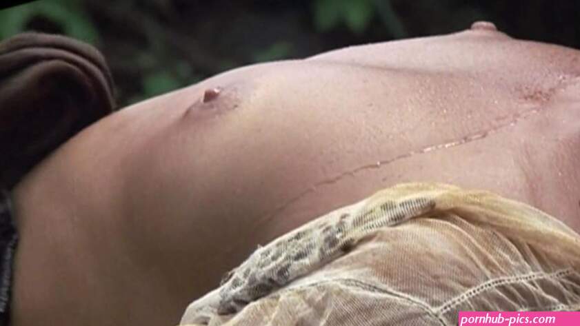 Brooke Shields shows all in The Blue Lagoon