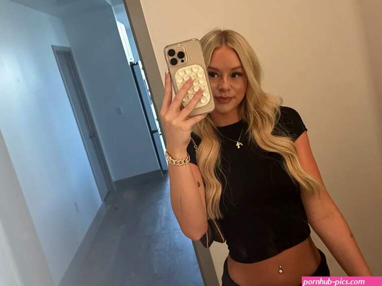 Denni B Porn Pics XXX Photos