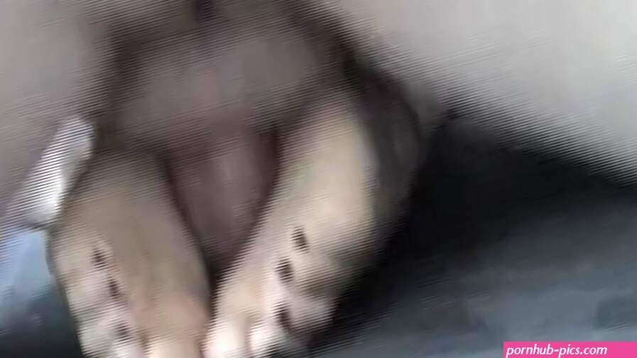 FOOT SEX FUCKING HER BARE FEET