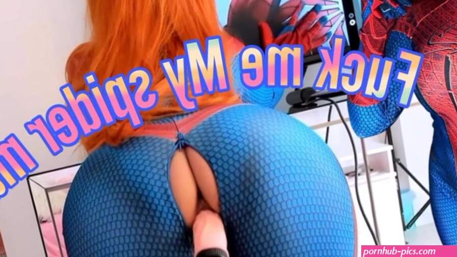 Mary Jane Spider Man cosplay fucking with her sex machine ANAL SEX