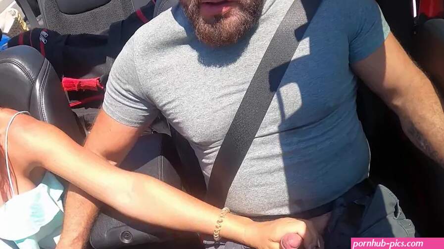 German amateur milf does public blowjob in the car while driving