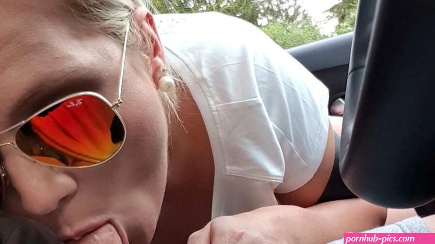 Big Tits MILF Hitchhiker Give Blowjob Drive Car German Porn Videos