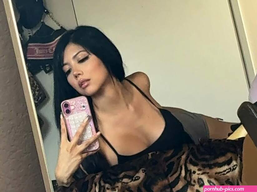 girIfromnowear r0ckerfoo weluvemilia Nude Leaked OnlyFans