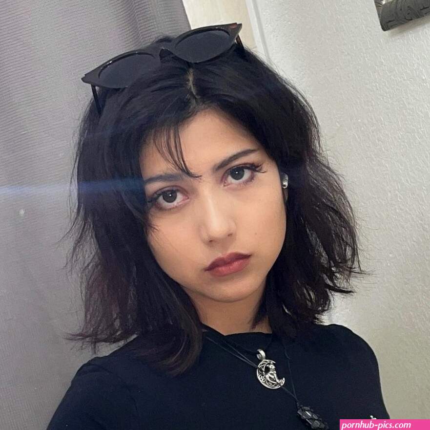 girIfromnowear r0ckerfoo weluvemilia Nude Leaked OnlyFans
