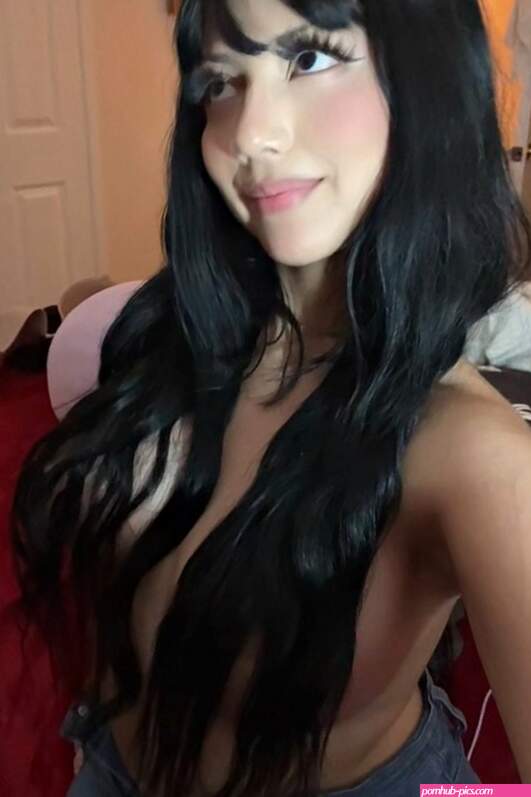 girIfromnowear r0ckerfoo weluvemilia Nude Leaked OnlyFans