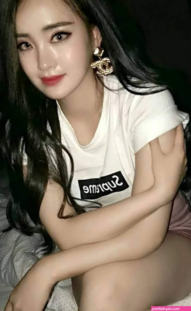 JUNNY KIM Asian Korea Girl