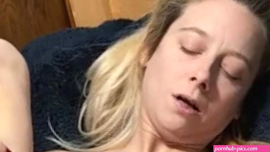 Reaction face clip masturbating