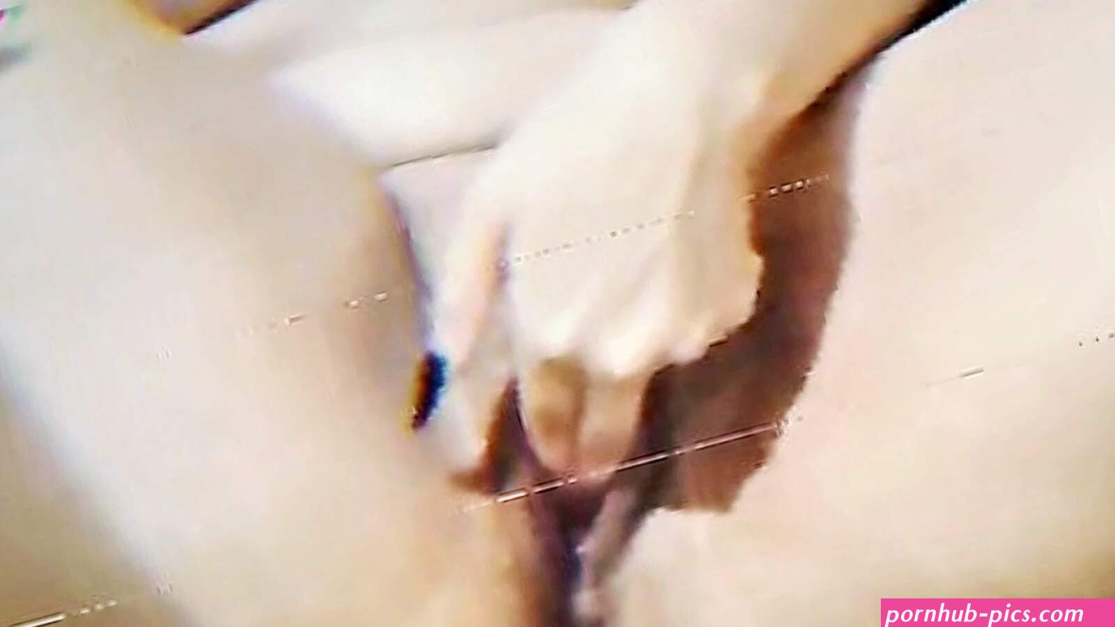 Hot Lillithyc Solo Fingering Wet Pussy Closeup Clip