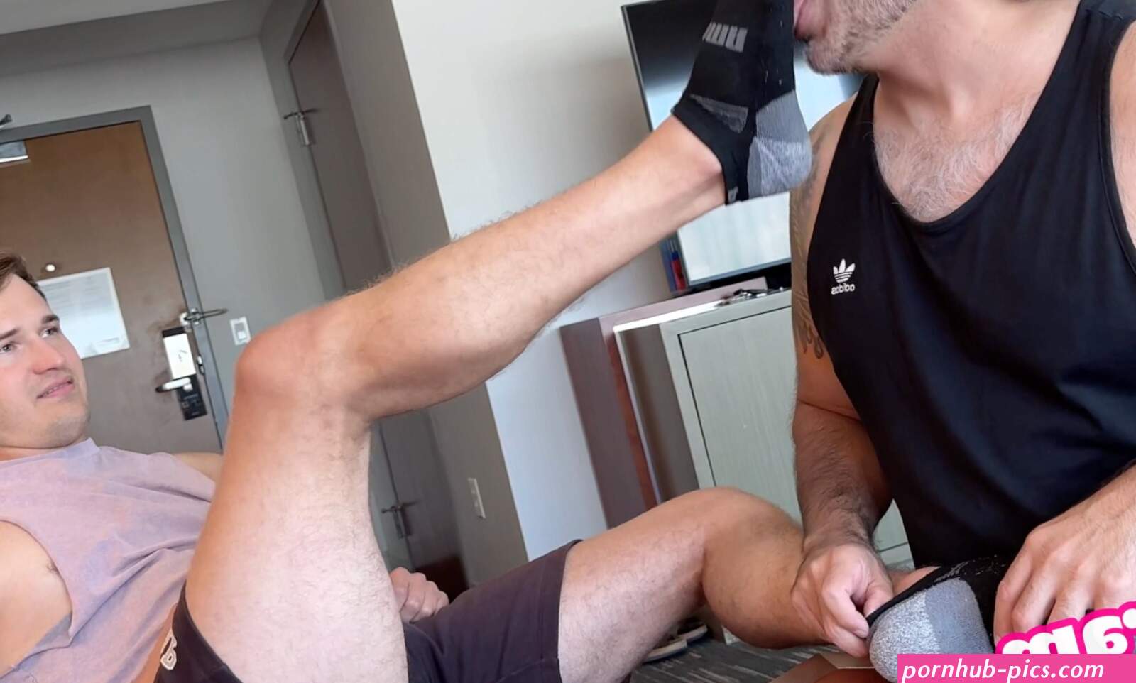 djguyruben OnlyFans64