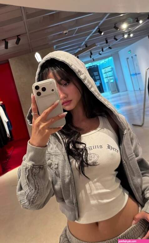 salysaouk Nude OnlyFans
