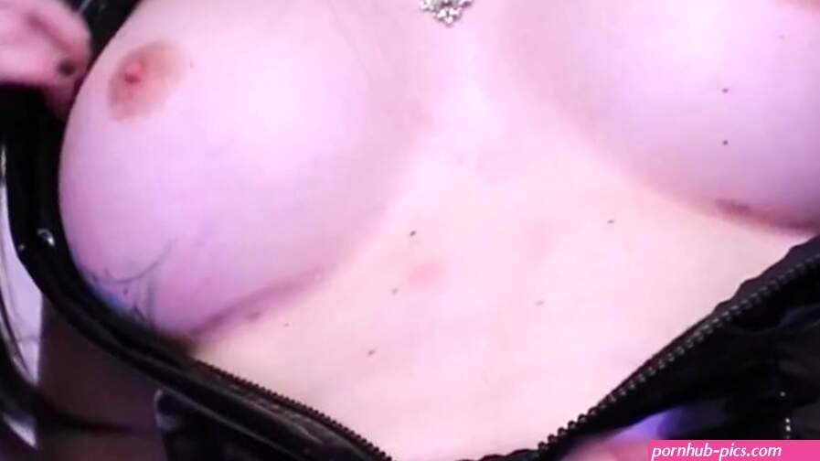 Goth Mistress in Latex Teases you for being obsessed with Big Girl Cock