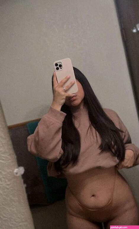 Tia Tia Nude Leaked Album