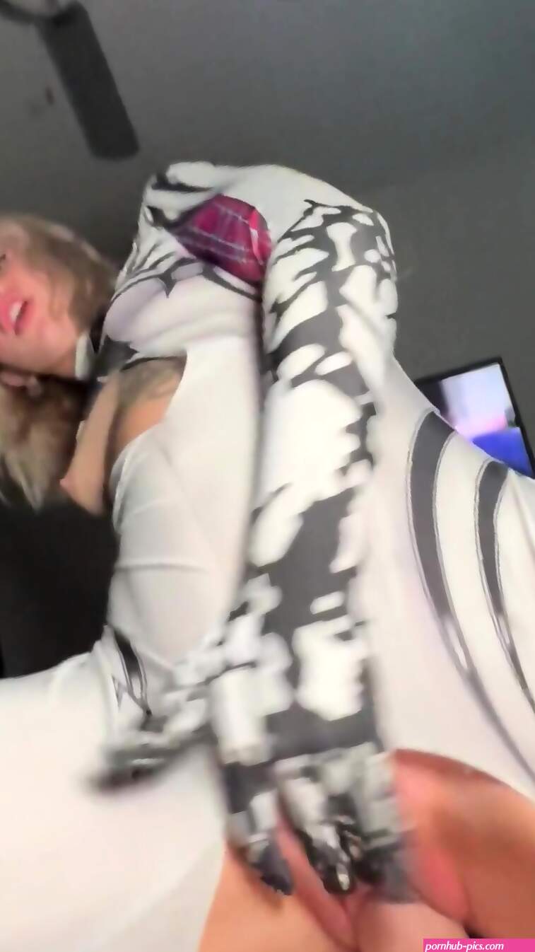 Gwen Stacys Delicious Pussy Is Fucked Hard By Peter Parker