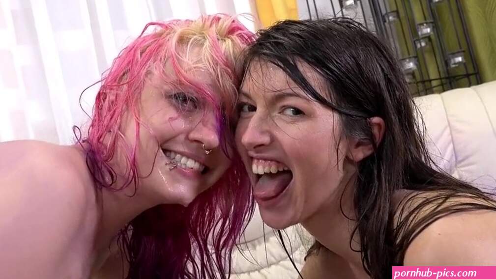 Proxy Paige gets nasty with her sexy Girlfriend