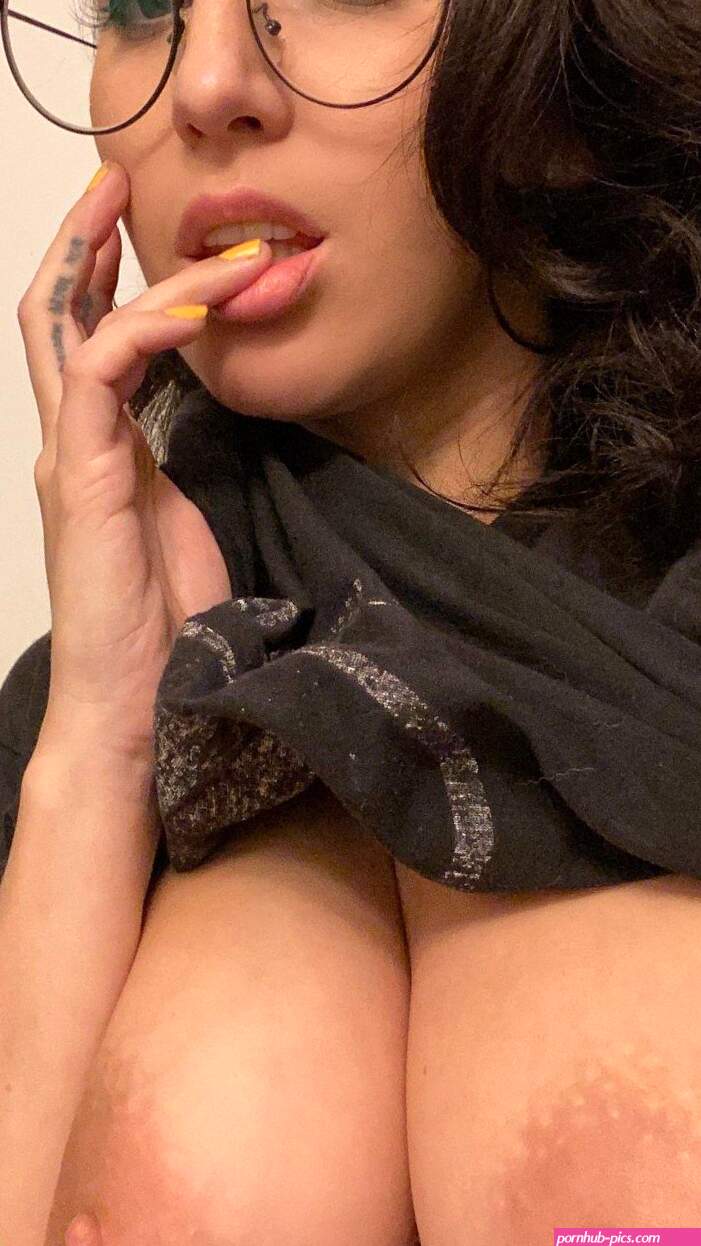 April Oneil heyitsapril Nude OnlyFans Leaks