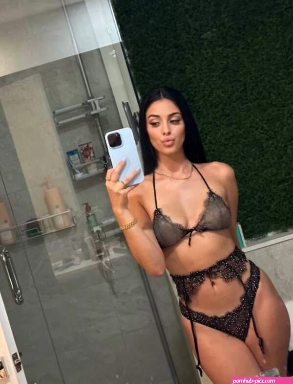 Camilla Araujo OnlyFans Review: Is It Really Pink?