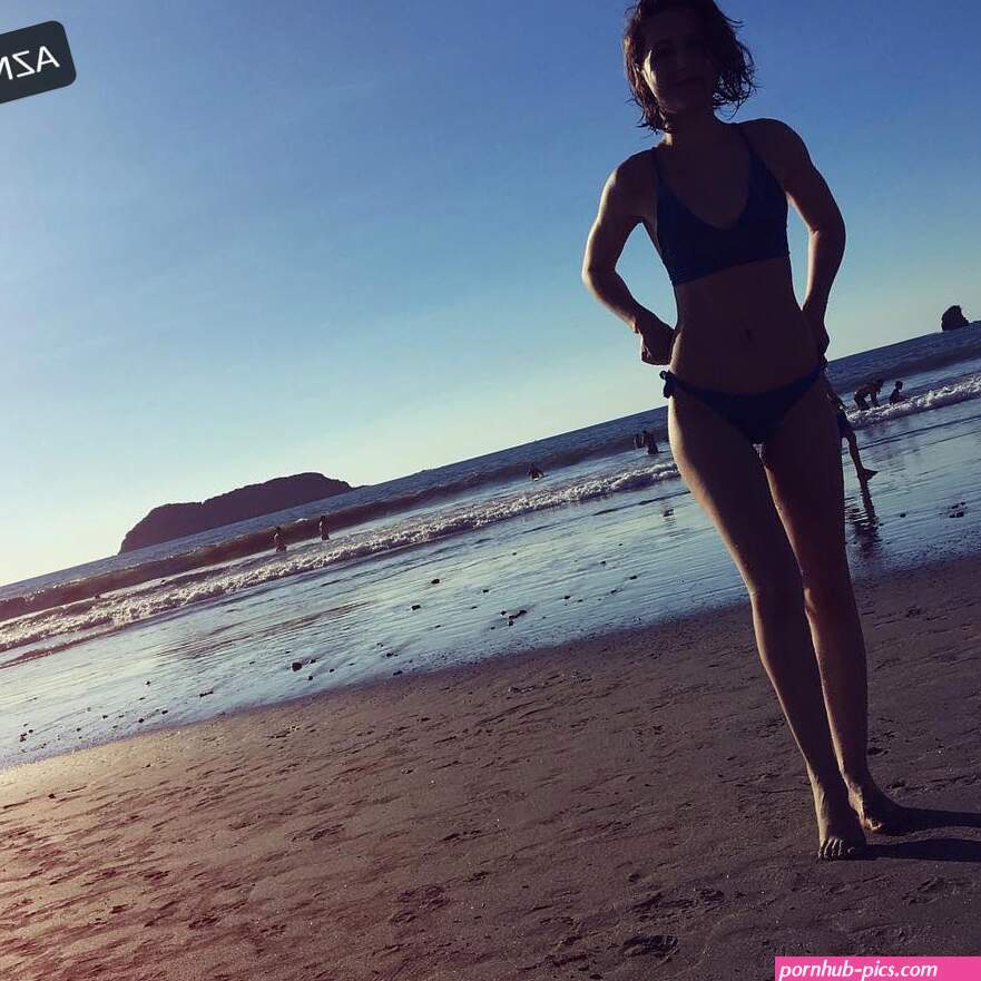 ERIN SANDERS Nude