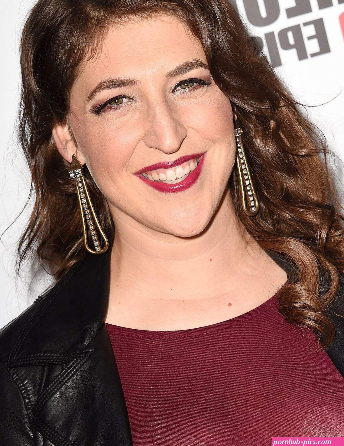 MAYIM BIALIK Nude