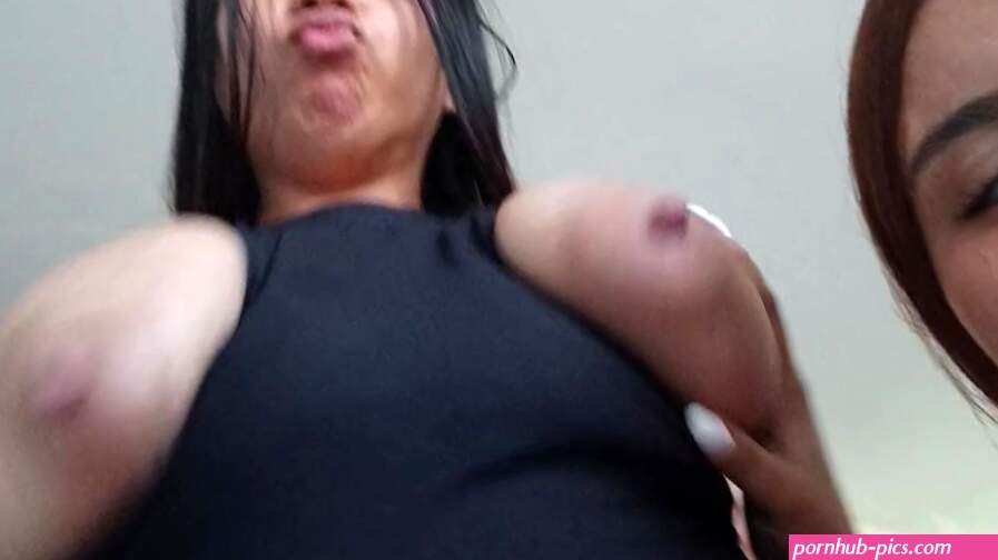 Lesbian sucking tits Porn Videos
