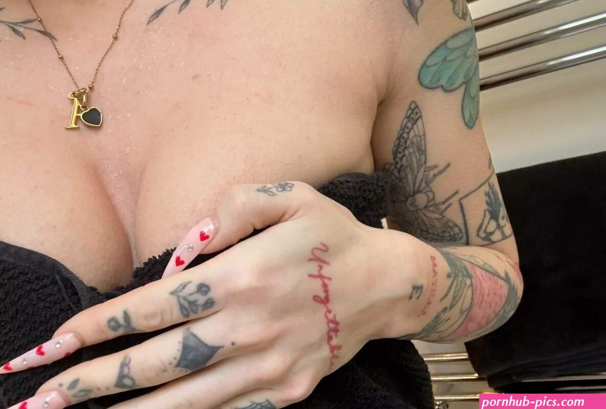 Thenaughtytattooist Nude OnlyFans Leak Picture kmlxLGv43a