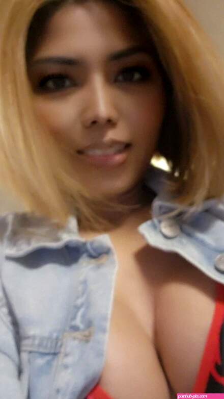cleavage hashtag on Sharesome