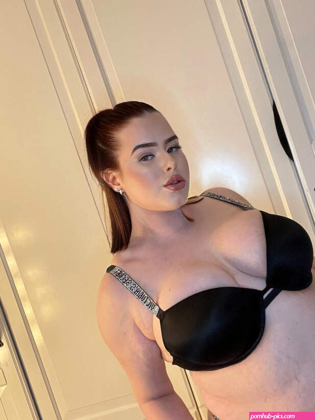 victoriakellyy Nude Leaked OnlyFans
