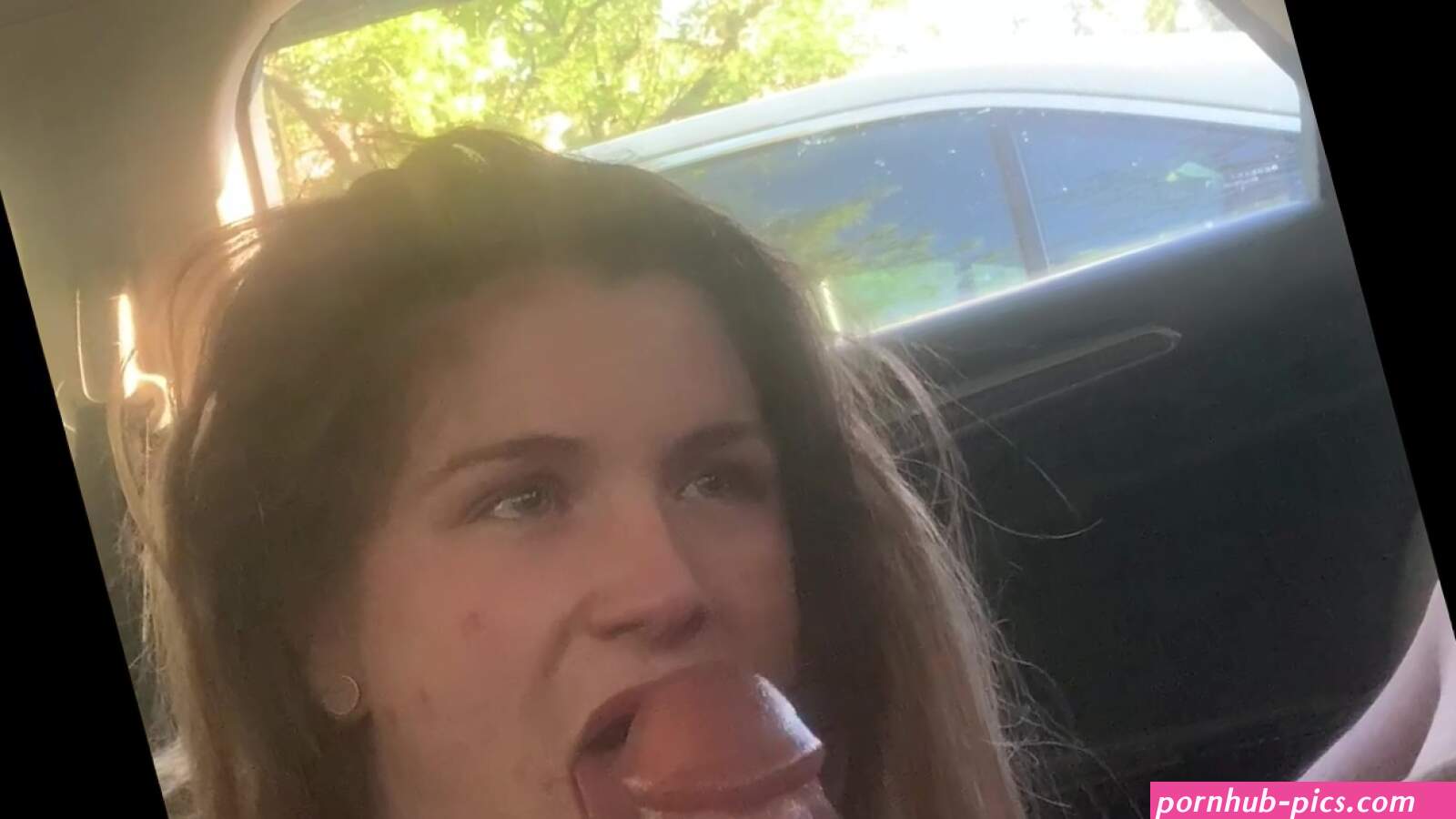 Almost pubic blowjob in a parking lot