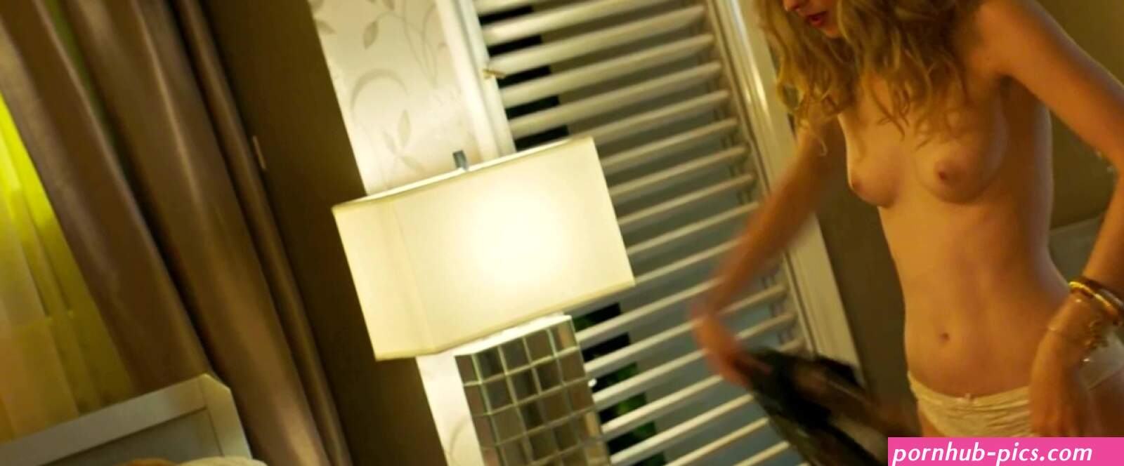 Naked Erin Moriarty in Driven ANCENSORED