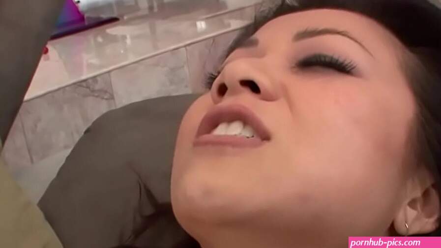 Asian stepmother lesbian milf gets eaten out