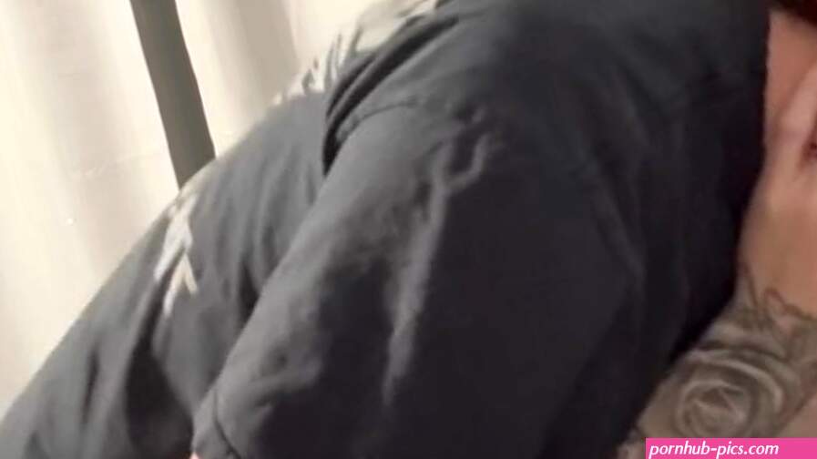 REAL CHEATING! I love sucking and fucking my husbands best friend when hes at work Porn Videos