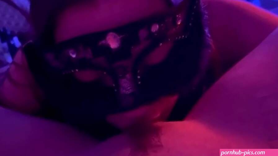 POV Girlfriend Eats Wet Pussy