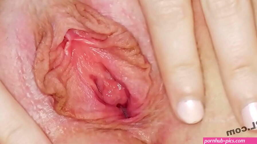 Hot blonde close show pussy and tits in 4K Closeup