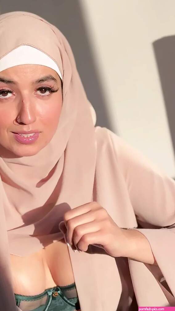 Hijab Fingering Porn Videos